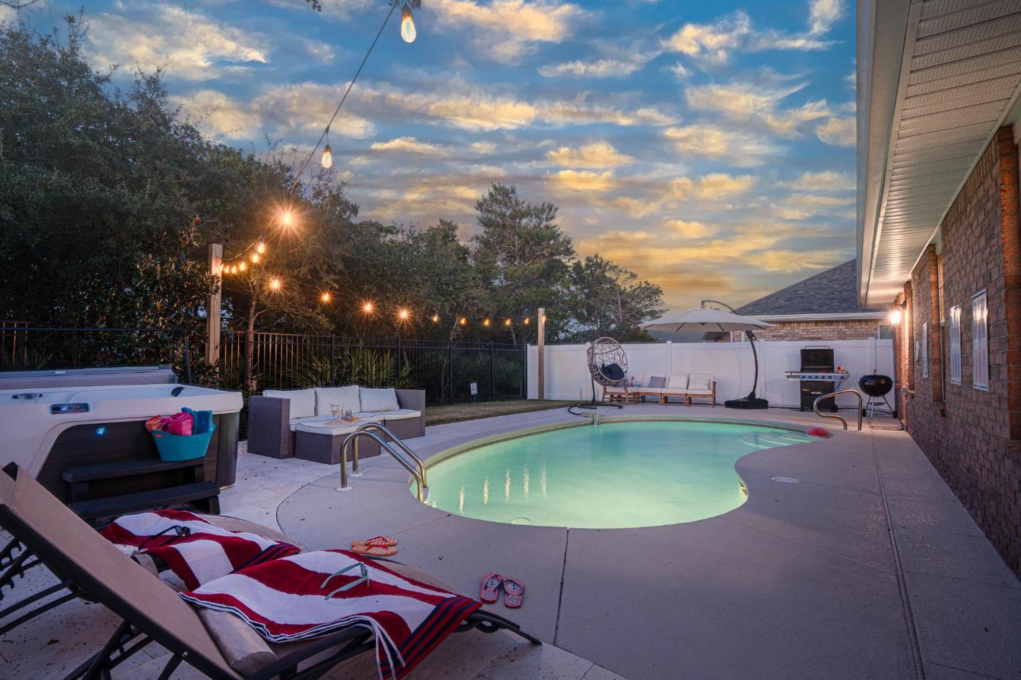 Heated Pool And Golf Cart, Walk To Beach! Best Deal! Destin Bagian luar foto
