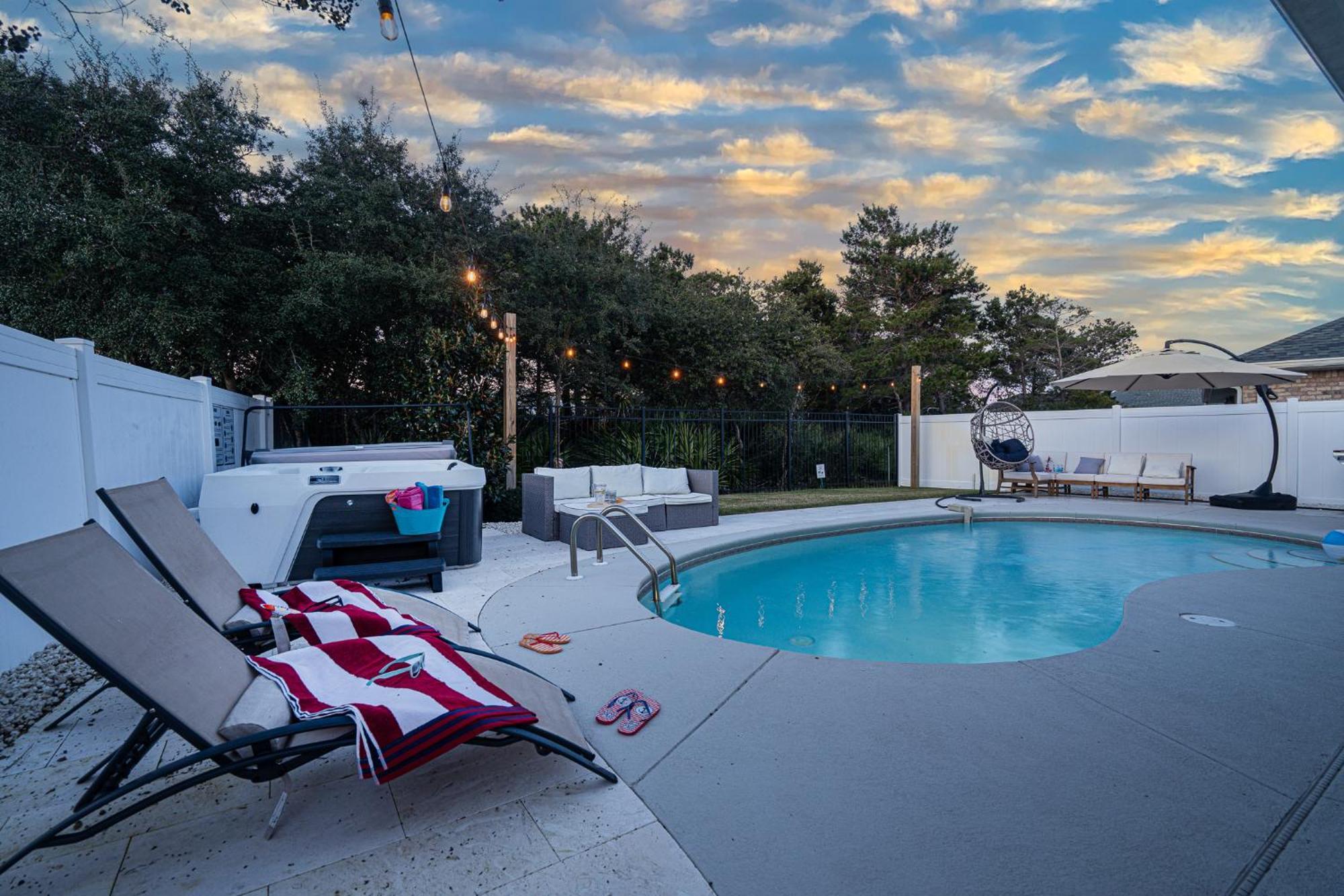 Heated Pool And Golf Cart, Walk To Beach! Best Deal! Destin Bagian luar foto